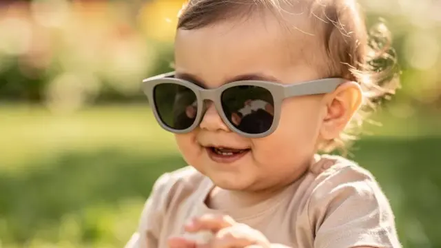 Sonnenbrille für Kleinkinder mit optimaler Passform für Schutz und Komfort
